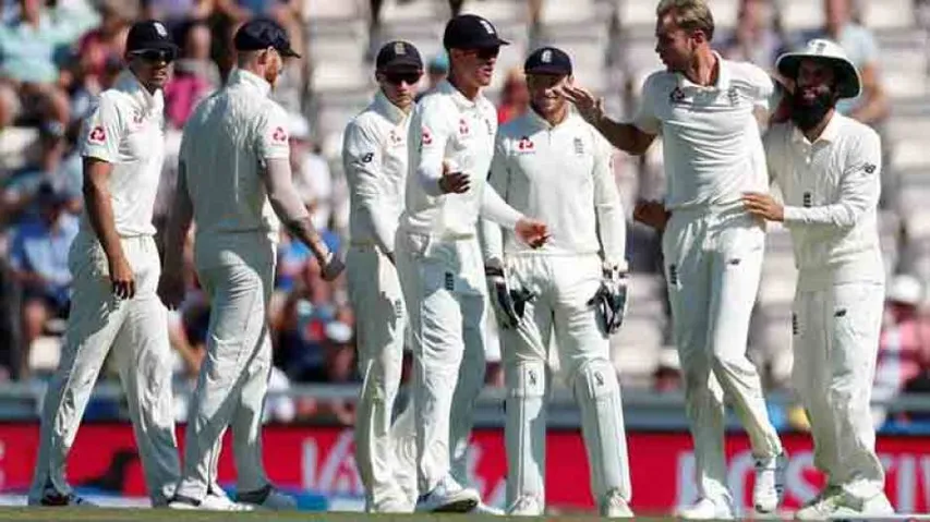 India reeling at 58/3 as England inch towards win