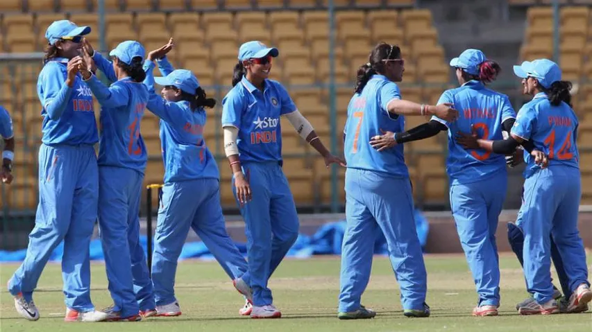 India eves register comfortable win over Pakistan
