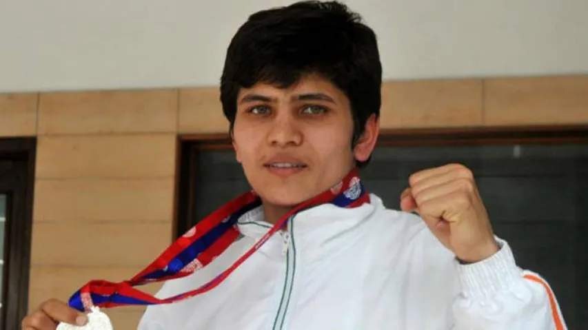 Sonia enters pre-quarters of world boxing championship