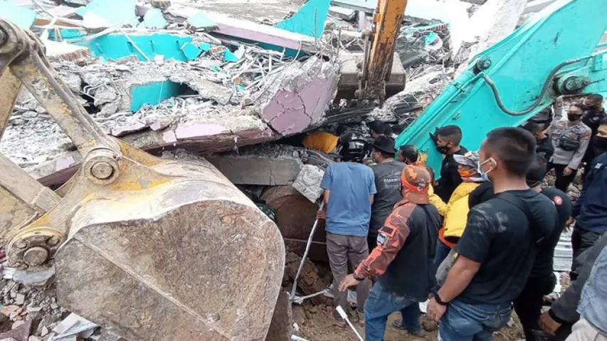 34 Killed After 6.2-Magnitude Quake Jolts Indonesia