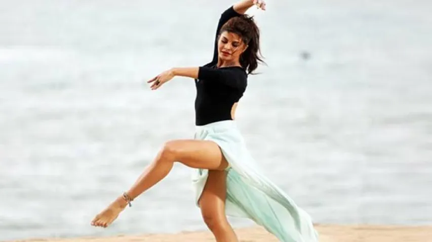 Jacqueline Fernandez Sexy Grooves Are Mind Blowing (Watch)