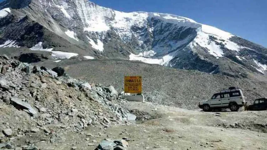 UK issues advisory, warns citizens against travelling to J&K