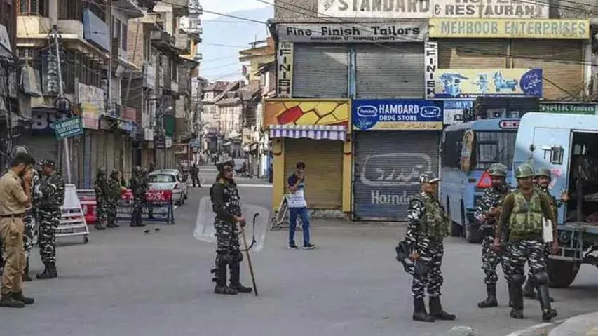 SMS Facility For All Mobile Phones, Internet Services At Govt Hospitals Resume In Kashmir