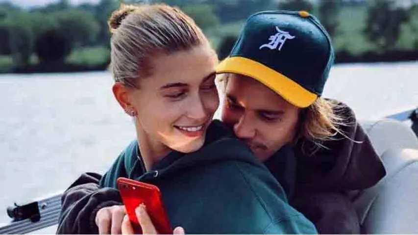 Bieber, Hailey Baldwin share steamy kiss
