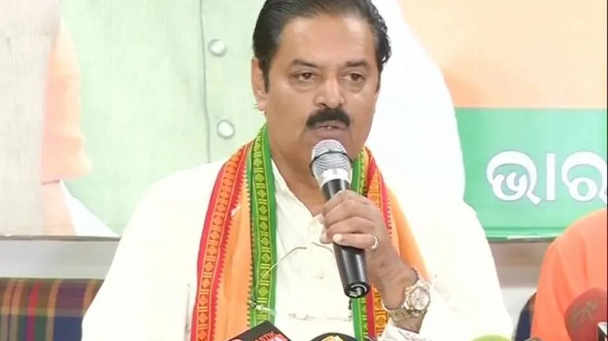 KV urges Odisha CM to bring resolution on Vajpayee in Assembly