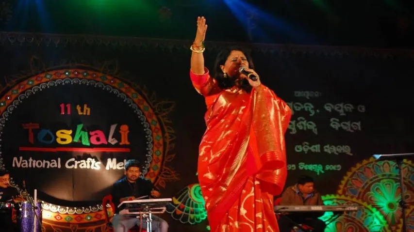 Kavita Krishnamurthy enthrals city audience at Toshali