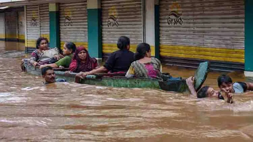 Indian Expats In UAE Open Collection Centres Of Flood-Hit Kerala