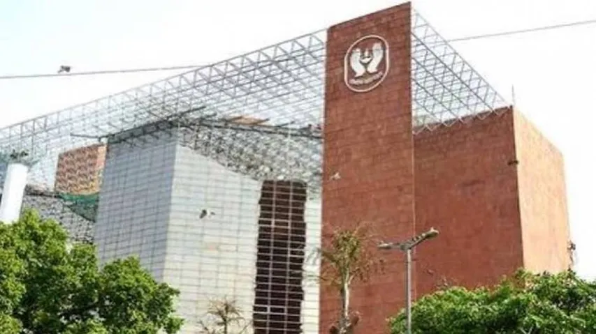 No Need To Repeal LIC Act For Divestment Of Stake: Experts