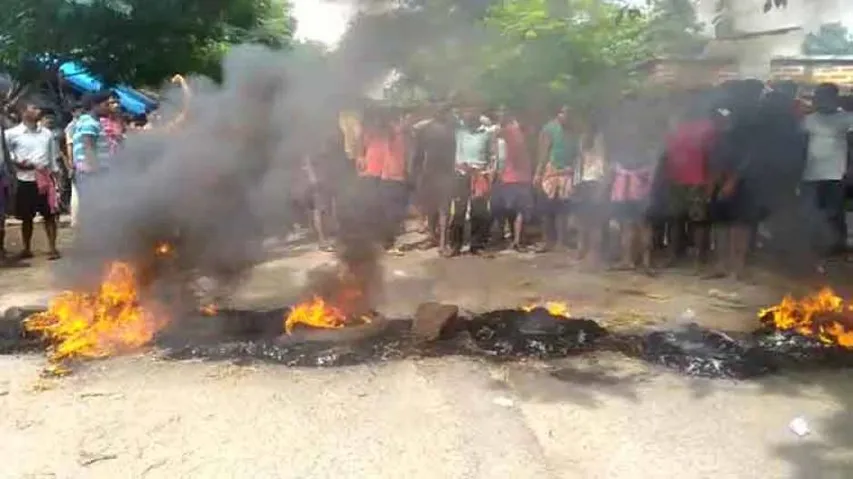 Anti-liquor protests intensify in Banki, locals hit streets