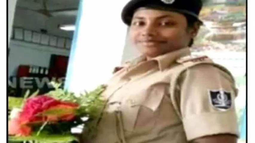 Lady Cop In Odisha Suspended For Demanding Bribe
