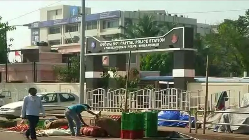 Coronavirus Lockdown In Odisha: Unit-1 Haat Shifted In Bhubaneswar, Circles Drawn Outside Shops For Social Distancing
