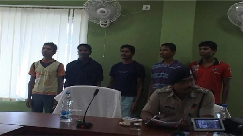 5 militias surrender before Malkangiri SP