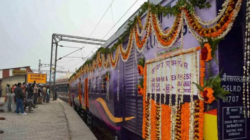 Modi flags off Mahamana Express