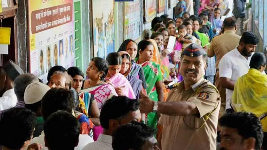Maharashtra averages 56% voting in 7 LS seats