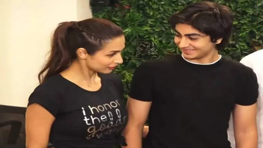 Malaika Arora Enjoys Special Evening Playing Cricket With Son Arhaan Khan and Dog Casper