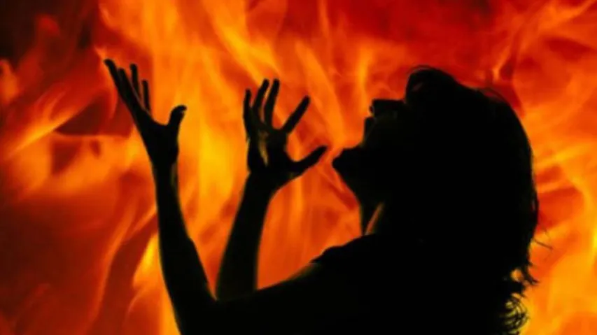 Minor Girl In UP Sets Herself Ablaze After Being Molested