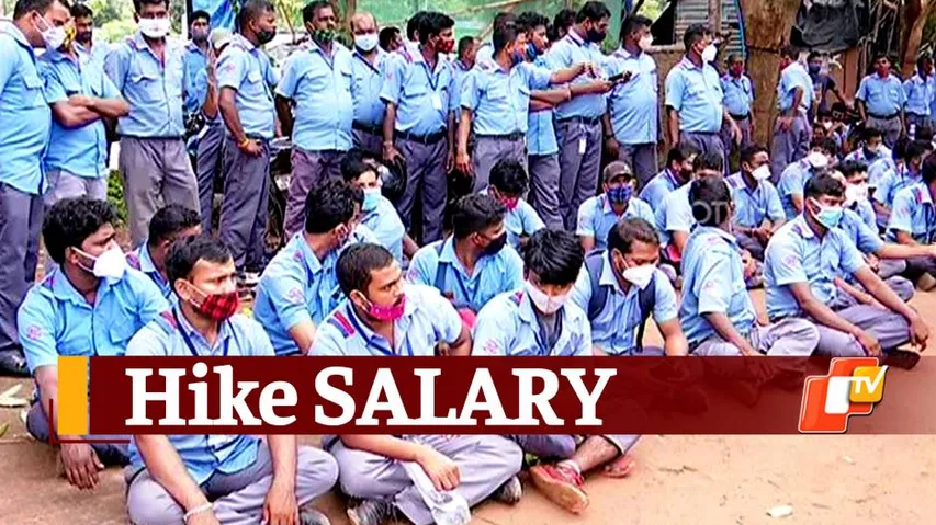 'Give 18K Salary' - Mo Bus Drivers Launch Protest In Bhubaneswar