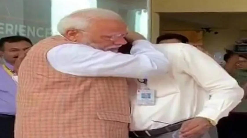 ISRO Chief Breaks Down, Modi Hugs, Consoles Him
