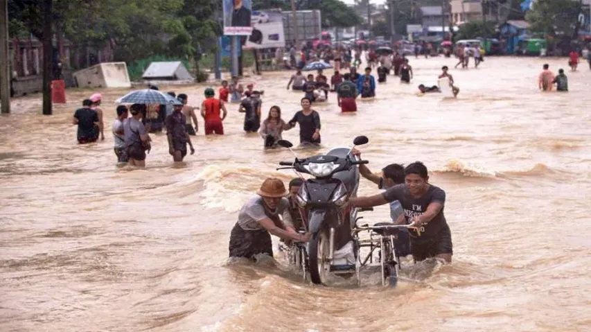 10 killed, 100,000 displaced in Myanmar floods