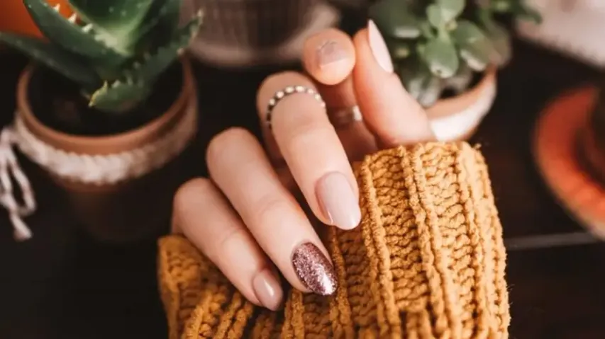 Healthy and lustrous nails