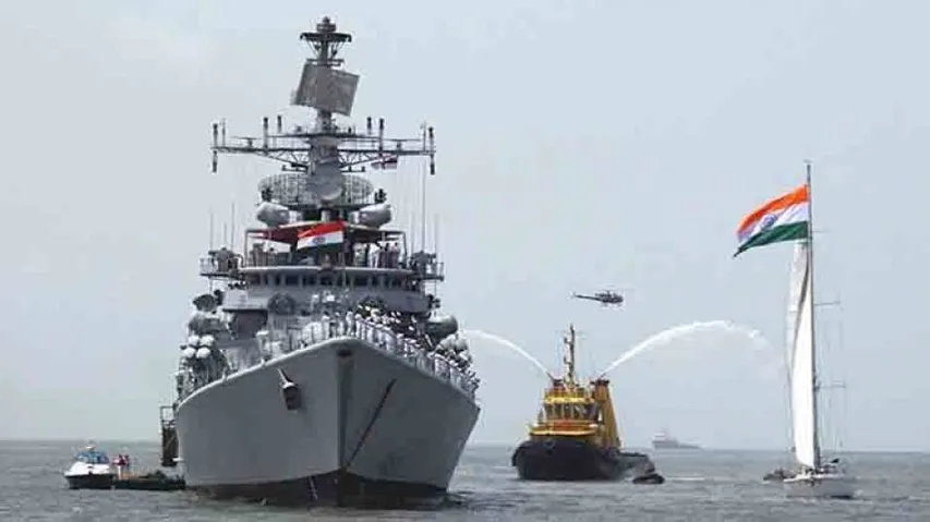 Aircraft carrier, nuclear submarine used to deter Pakistan