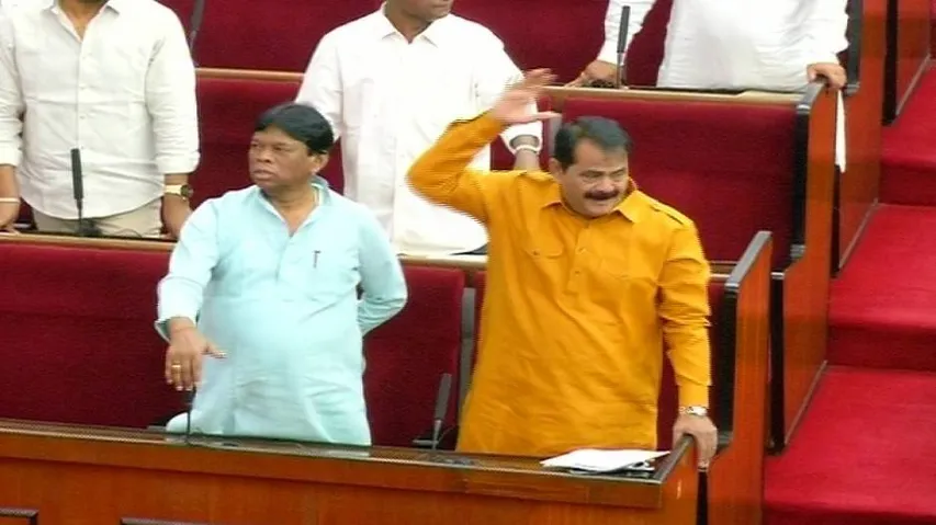 Uproarious scenes in Odisha assembly on farmers' suicides