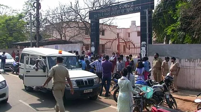 'Failed In Exam', Students Of Bhubaneswar Govt School Lock Main Gate, 1 Detained