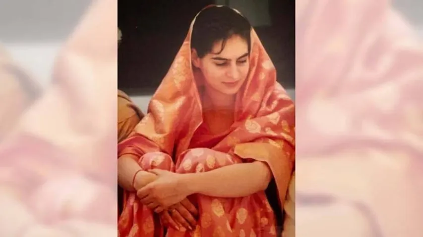 Priyanka Gandhi joins #SareeTwitter, wants 'dinner date' with hubby