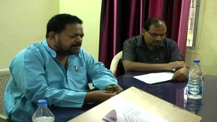 Maharathy suspends officials during surprise visit to block office