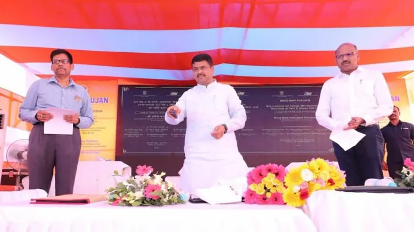 Pradhan performs 'Bhoomi Pujan' for 3 NH projects in Odisha