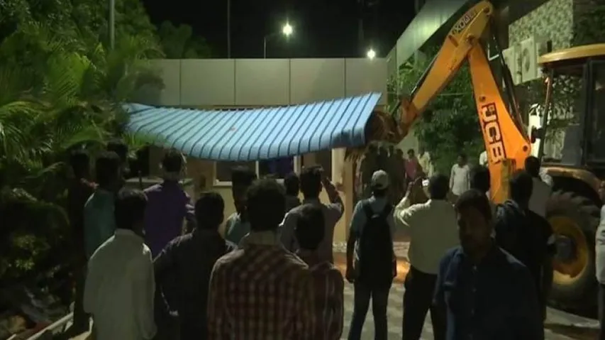 Demolition of building built by Naidu in Amaravati underway