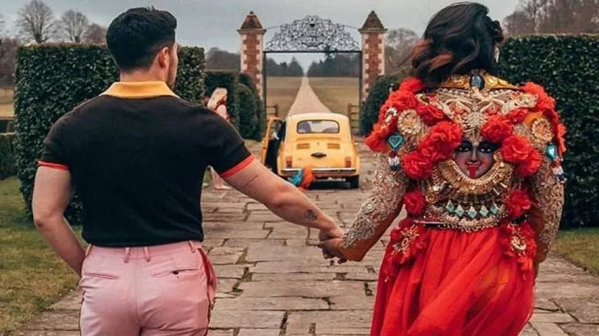 Priyanka Chopra, Nick Jonas' Unseen Mushy Pics From 'Sucker' Video