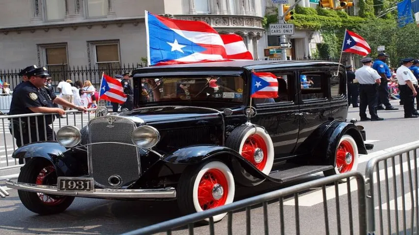 Puerto Rico sets new record for antique car parade