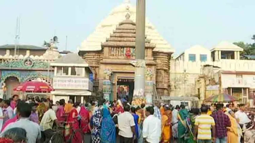 Devotees throng Puri Srimandir as ‘Panchuka’ begins