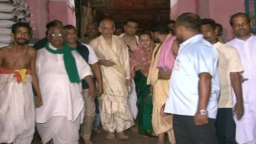 Puri king, family offer prayers at Lord Jagannath Temple