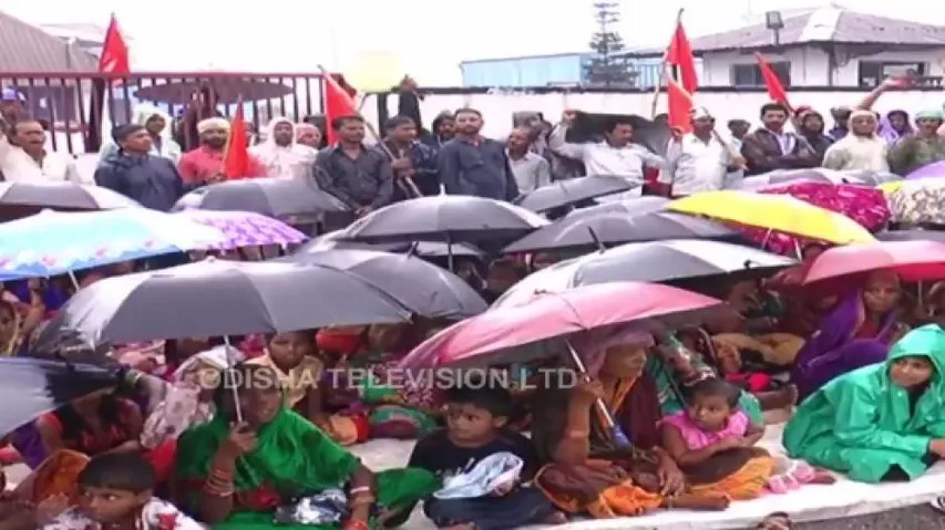 Retrenched labourers stage protest demanding reinstatement to jobs in Paradip