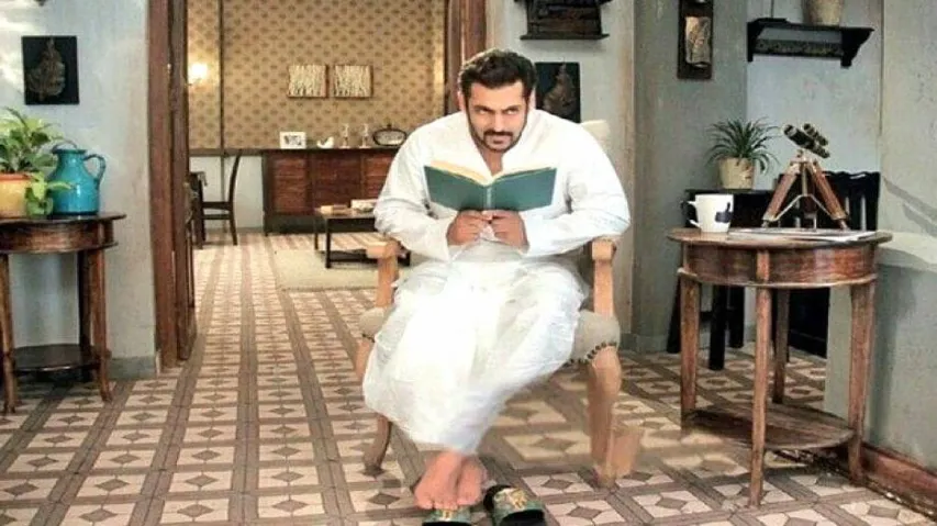 Salman recreates Kishore Kumar's 'Padosan' look