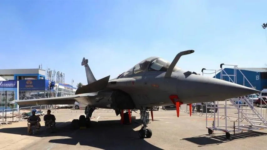 Railway engineers make Rafale model from scrap