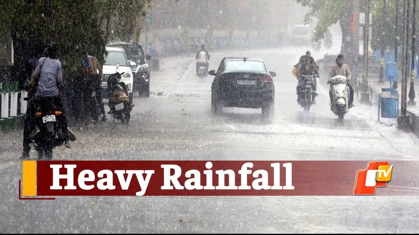 WATCH: Heavy Rainfall & Gusty Wind Lash Bhubaneswar