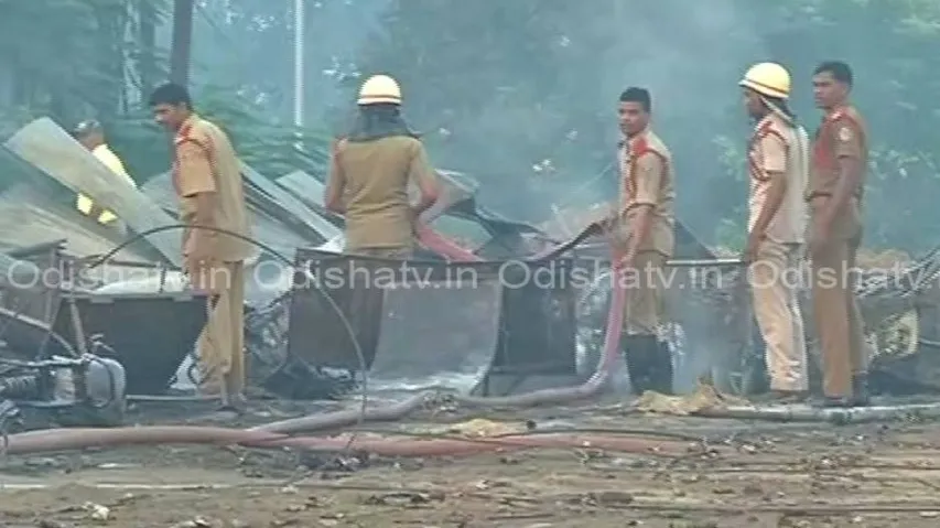 1 dead, 45 shops gutted in fire at cracker market in Rourkela