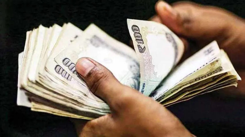 Nepal bank announces ban of Indian notes above Rs 100