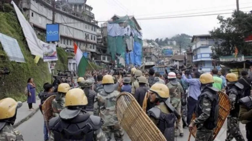 Bengal bids adieu to SI slain in Darjeeling