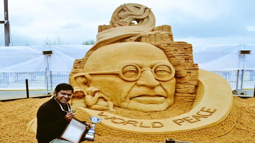 Sudarsan's sand art 'world peace' wins award in Russia