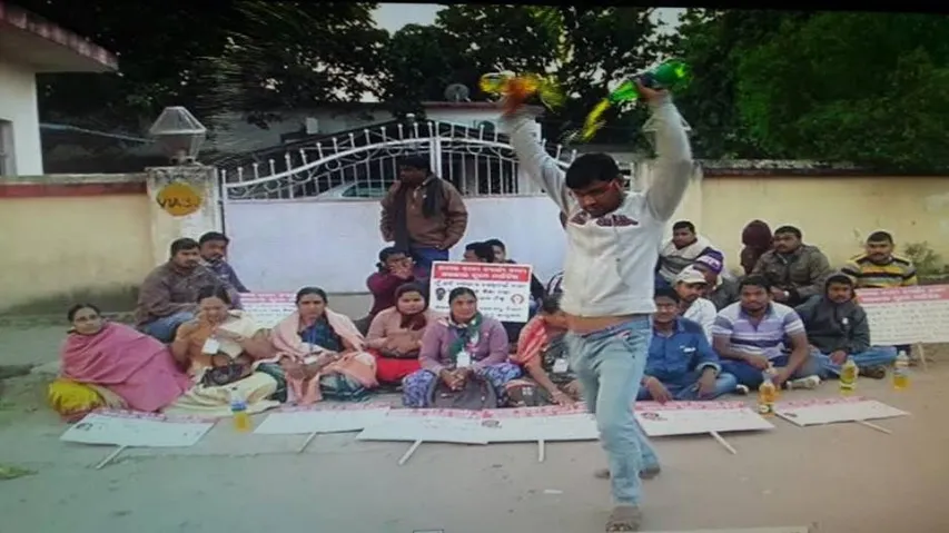 Kin of deceased Odisha govt employees attempt self-immolation