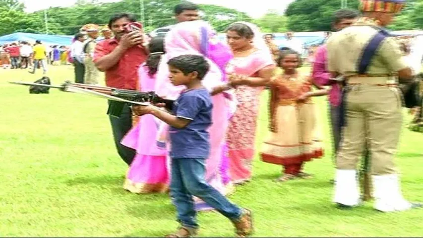Selfie-smitten OISF cadets & their disdain towards service weapons 