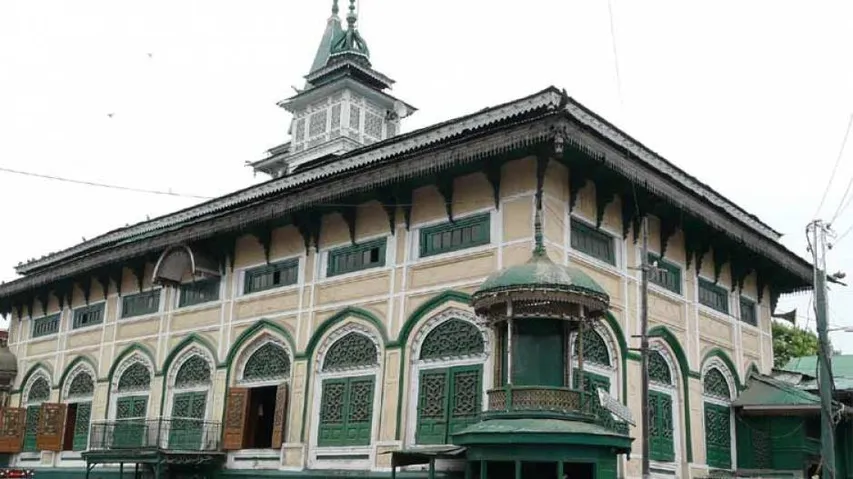 'Pak Army, ISI tell terror groups to strike J&K shrines'