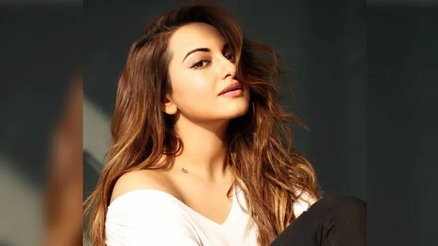 Sonakshi Sinha Launches Campaign Against Cyber Bullying