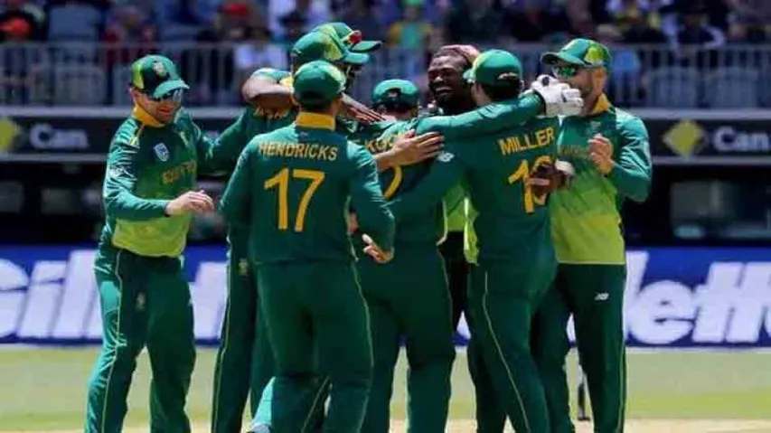 Ruthless South Africa thrash Australia by six wickets