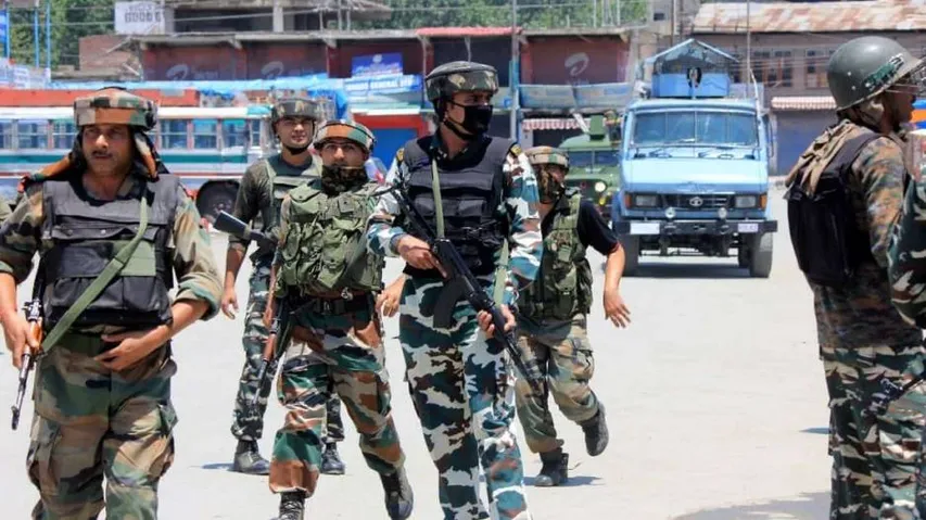 Youth run over dies, internet suspended in Srinagar, Badgam