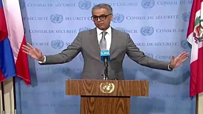 India's UN envoy turns table on Pakistani scribe, extending hand of friendship